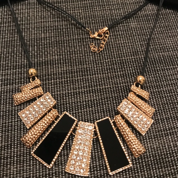 Fashion Design Beads Enamel Bib Necklace - Picture 4 of 5